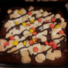 A picture of Goeey peanut butter cookie bars.