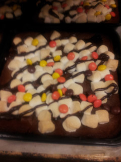 A picture of Goeey peanut butter cookie bars.