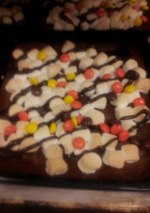 A picture of Goeey peanut butter cookie bars.