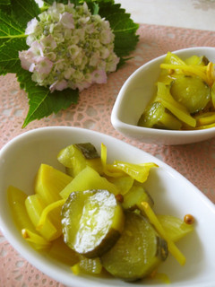 A picture of Easy and Colorful Yellow Cucumber and Onion Pickles.