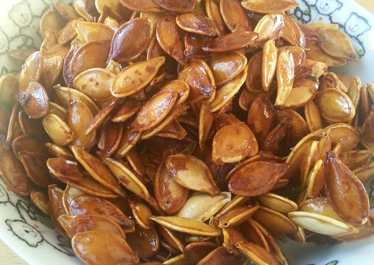 Recipe of Any-night-of-the-week Honey roasted pumpkin seeds