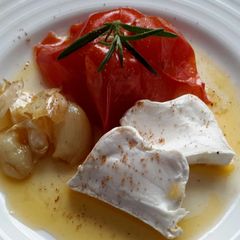 A picture of Sig's Pan Cooked Smoked Garlic and Tomatoes.
