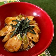 A picture of Oil-free Chicken Breast Kuwa-yaki Rice Bowl.