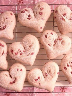 A picture of Sakura-Coloured, Heart-Shaped White Bread.