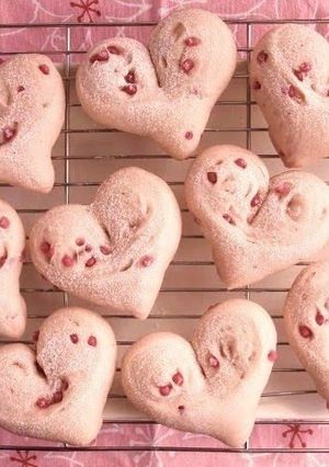A picture of Sakura-Coloured, Heart-Shaped White Bread.