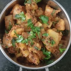 A picture of Aachari Aalu.