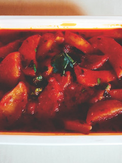 ग्रेवी आलू (gravy aloo recipe in Hindi) रेसिपी मुख्य फोटो