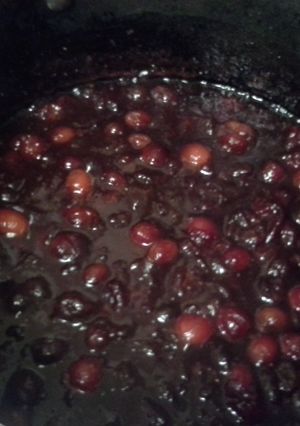 A picture of Cranberry Sauce.