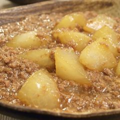 A picture of Daikon Radish and Ground Beef Thick Simmered Dish.