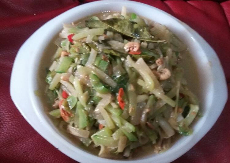 Langkah Mudah untuk Membuat Tumis Labuh Siam dan Bengkuang yang enak