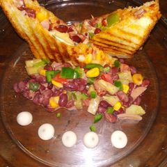 A picture of Protein salad with creamy sandwich.