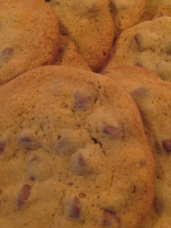 A picture of Chewy Chocochip Cookies.