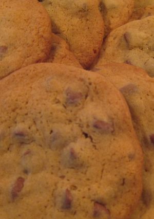 A picture of Chewy Chocochip Cookies.