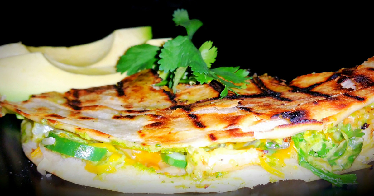Quesadillas: Authentic Mexican Flavor, One Fold at a Time 🌮