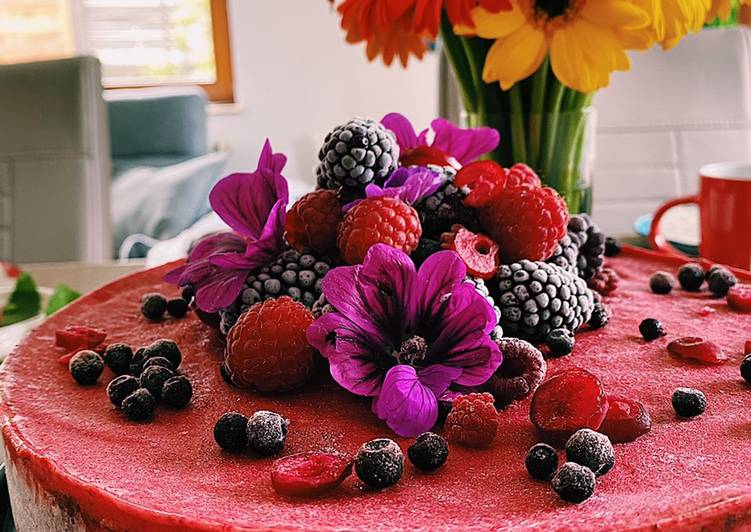 Step-by-Step Guide to Make Super Quick Homemade Berry ice cream cake 🍨🍓🍒