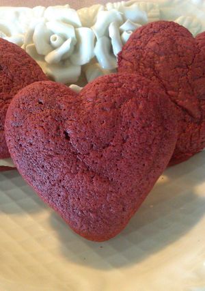 A picture of Chocolate Chip Red Velvet Whoopie Pies.