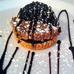 A picture of Chocolate Oreo Cheese Cake Cupcakes.