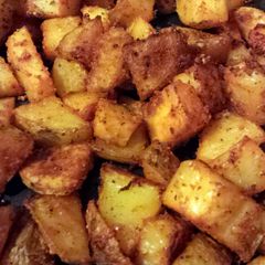 A picture of Elisa's Baked Seasoned Potatoes.
