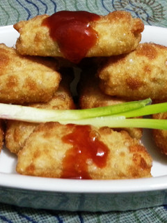 A picture of Cheesy Spring Rolls.