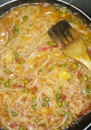 A picture of Fried spaghetti.