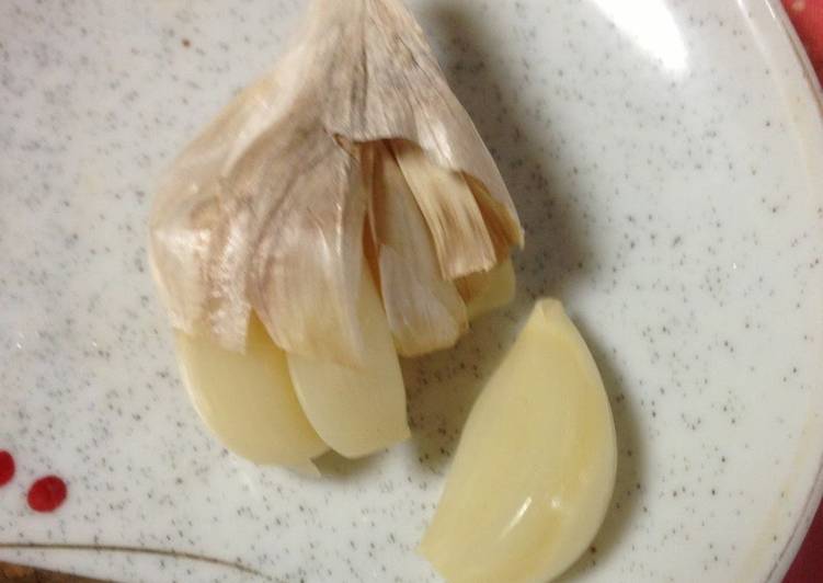 Secret Technique! How to Peel Garlic Easy in a Microwave