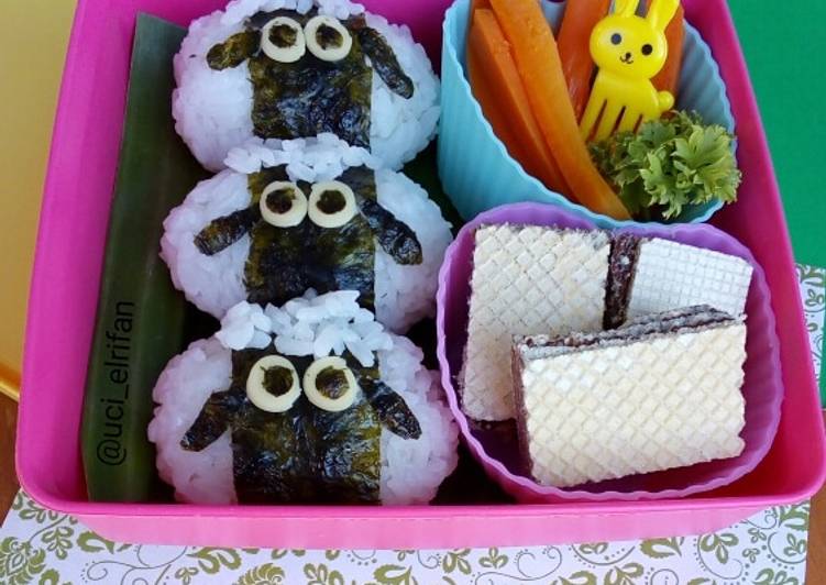 Bento Shaun the Sheep onigiri