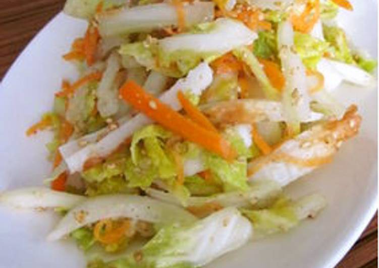 Chinese Cabbage and Chikuwa Tossed in a Refreshing Sesame-Vinegar Dressing