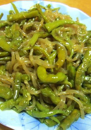A picture of Sweet and Savory Green Pepper and Shirataki Noodle Stir-Fry.