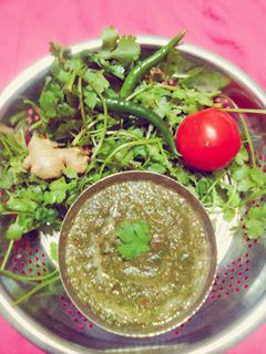 हरी धनिया चटनी (Hare Dhaniya chutney recipe in hindi) रेसिपी मुख्य फोटो