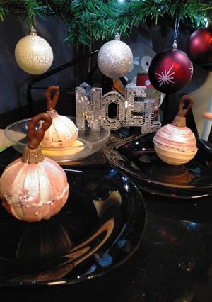 Une photo de Boule de noël, entremet