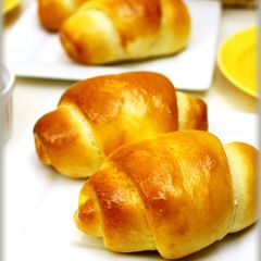A picture of Light Basic Butter Rolls.