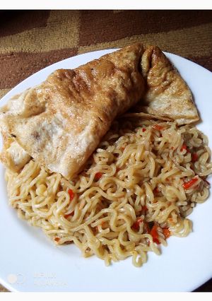 A picture of Noodles and egg.