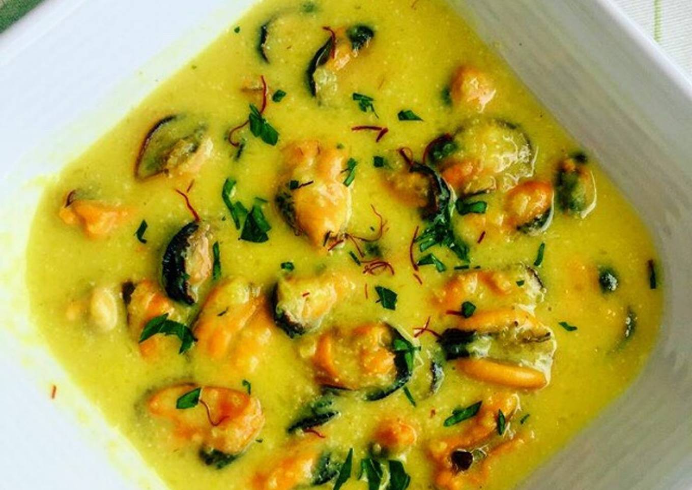 Mejillones en salsa de azafrán