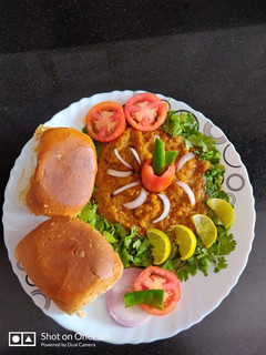 पाव भाजी (Pav Bhaji recipe in Hindi) रेसिपी मुख्य फोटो