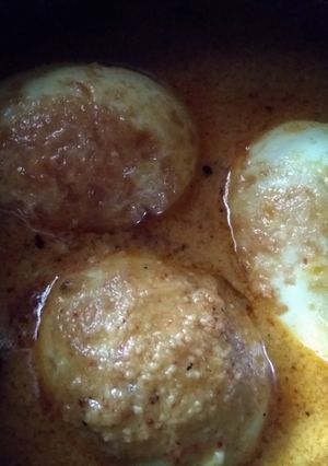 A picture of Shahi egg curry.