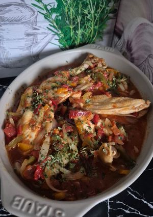 Une photo de Poulet basquaise en cocotte