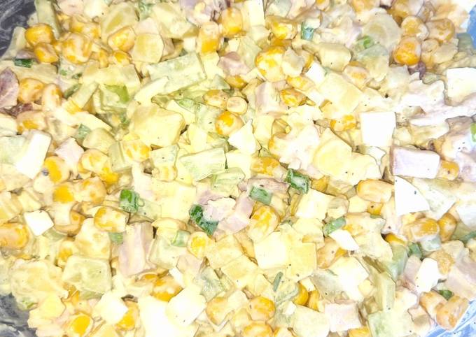 Салат с ветчиной, кукурузой и сухариками – пошаговый рецепт приготовления с фото