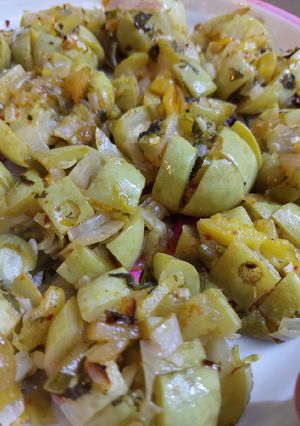 A picture of Veggies stuffed apple gourd.