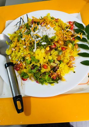 A picture of Matar Onion Poha (Healthy morning breakfast).