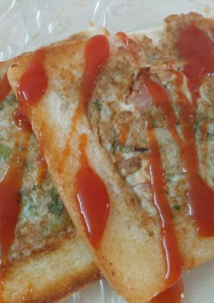 A picture of Egg pocket toast.