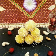 A picture of Mango coconut ladoo.
