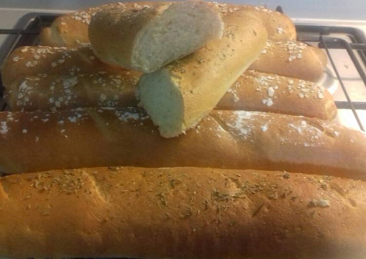 خبز الباغيت بالفرينة (الطحين) والسميد