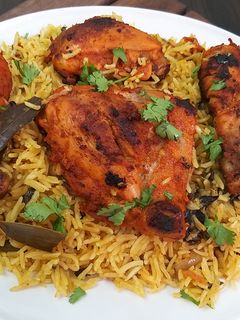 ஸ்மோக்கி சிக்கன் தம் பிரியாணி (Smoky Chicken Dum Biriyani recipe in tamil) செய்முறை முக்கிய புகைப்படம்