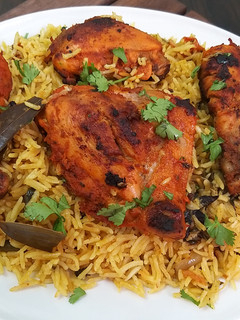 ஸ்மோக்கி சிக்கன் தம் பிரியாணி (Smoky Chicken Dum Biriyani recipe in tamil) செய்முறை முக்கிய புகைப்படம்