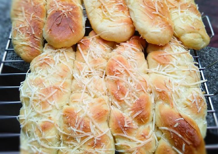 Bagaimana Membuat Roti Kentang Empuk Anti Gagal
