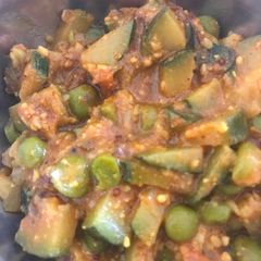 Zucchini mutter mel A picture of Zucchini mutter mel.