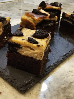 Una foto de Brownie cheesecake de oreo