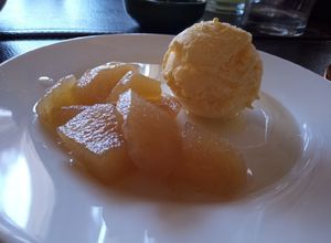 Una foto de Compota de manzana en almíbar