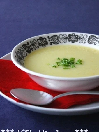 Simple Way Make Recipe Leek &amp; Potato Soup that is Can Pamper Your Tongue, Can Spoil the Tongue}