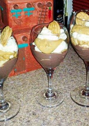 A picture of ~Nutter Butter Banana Chocolate Parfaits~.